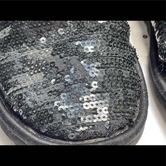 UGG 3161 Classic Short Black Sequin Sparkle Sheepskin Lined Boots Women’s Size 5 - Picture 8 of 14